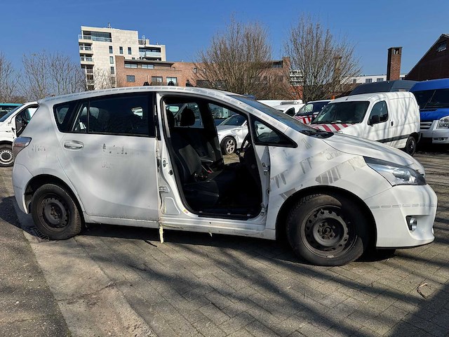 2015 toyota verso - zo meenemen - handelaar - export - afbeelding 10 van  12