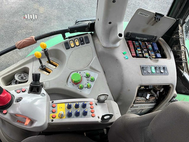 2015 vierwielaangedreven landbouwtractor - afbeelding 10 van  22