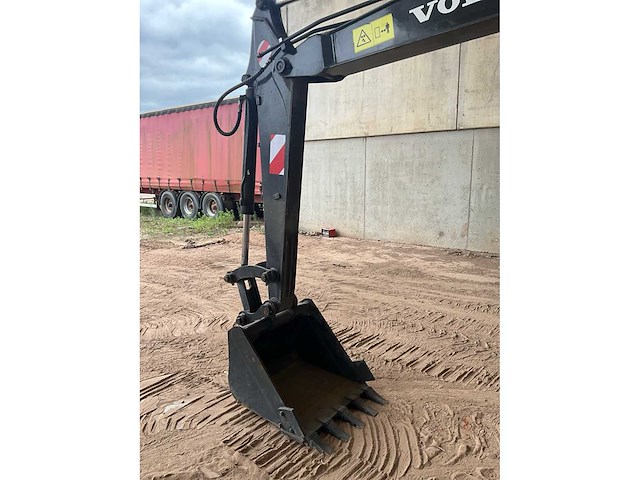 2015 volvo ec55d rupsgraafmachine - afbeelding 18 van  18