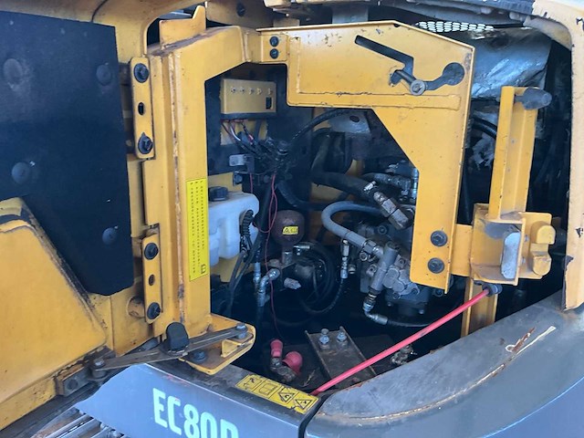 2015 volvo ec80d rupsgraafmachine - afbeelding 12 van  24
