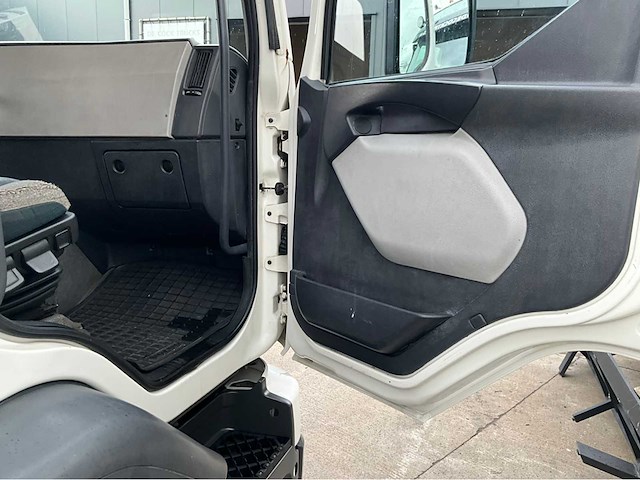 2015 volvo fe250 haaksysteem - euro 6 - airco - afbeelding 28 van  50