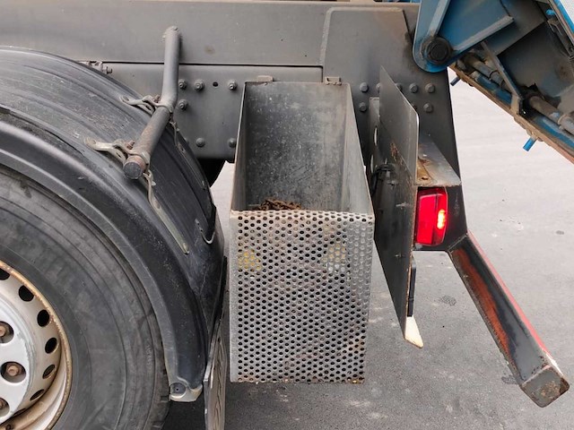 2015 volvo tridem fh 8x4 vrachtwagen - afbeelding 7 van  22