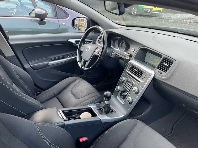 2015 volvo v60 personenauto - afbeelding 22 van  29