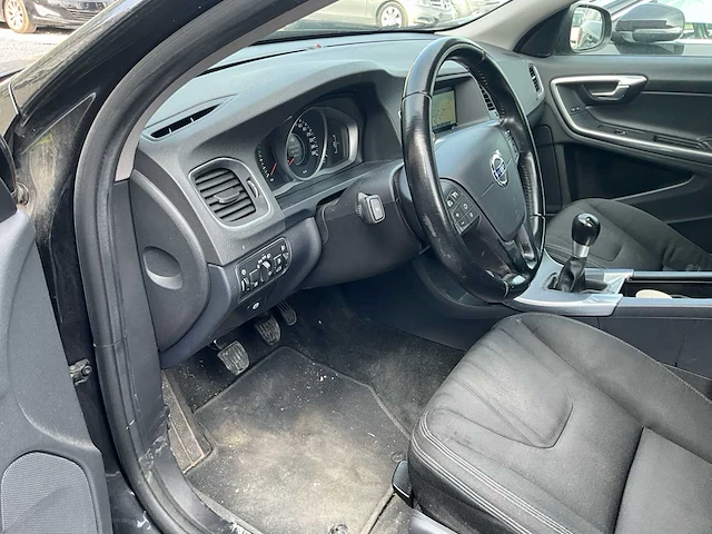 2015 volvo v60 personenauto - afbeelding 13 van  29