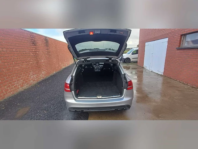 2016 - mercedes - c63 - amg - lichte vracht - car - afbeelding 13 van  13