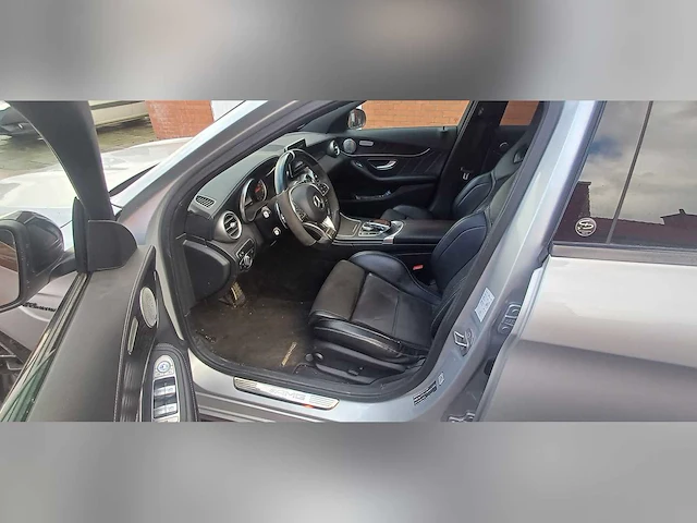 2016 - mercedes - c63 - amg - lichte vracht - car - afbeelding 12 van  13