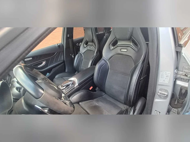 2016 - mercedes - c63 - amg - lichte vracht - car - afbeelding 10 van  13