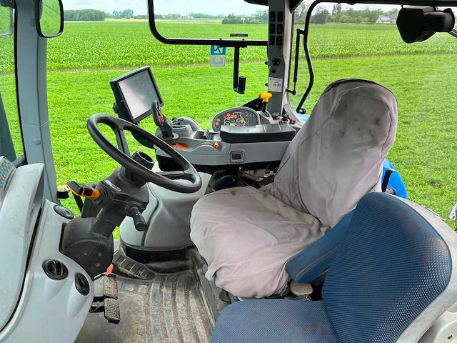 2016 - new holland - t7.190 - 4-wheel drive tractor - afbeelding 6 van  19