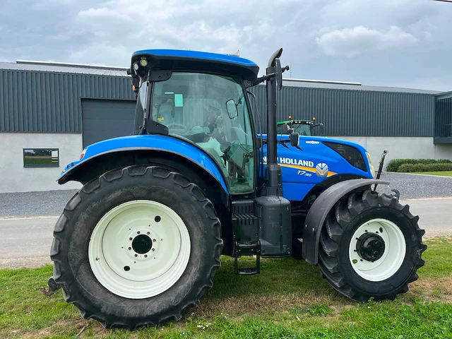 2016 - new holland - t7.190 - 4-wheel drive tractor - afbeelding 17 van  19