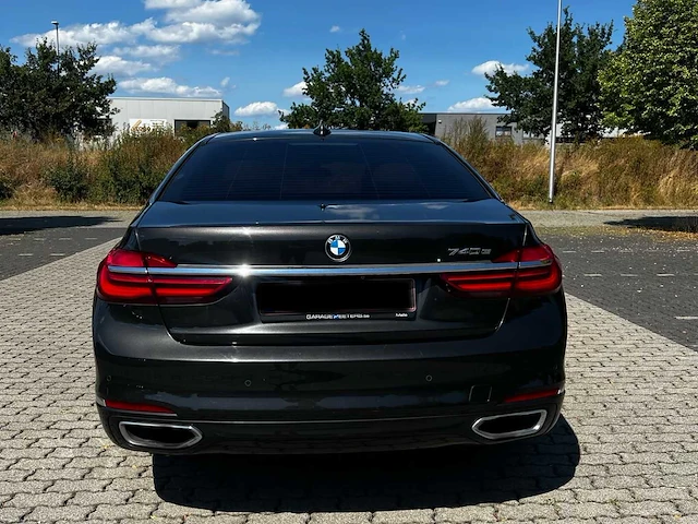 2016 bmw 740e 7l personenauto - afbeelding 18 van  24