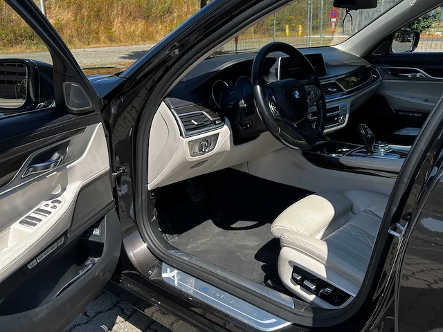 2016 bmw 740e 7l personenauto - afbeelding 21 van  24