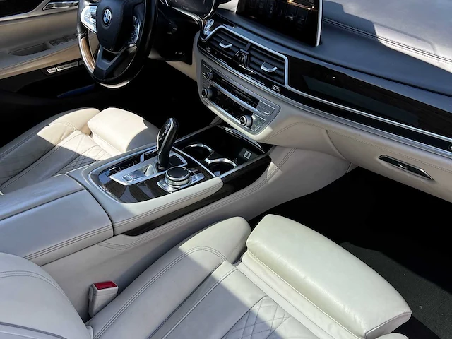 2016 bmw 740e 7l personenauto - afbeelding 15 van  24