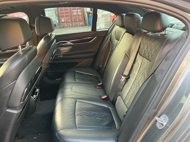 2016 bmw 740e 7l personenauto - afbeelding 19 van  42