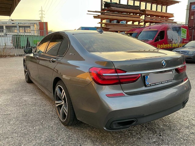 2016 bmw 740e 7l personenauto - afbeelding 34 van  42