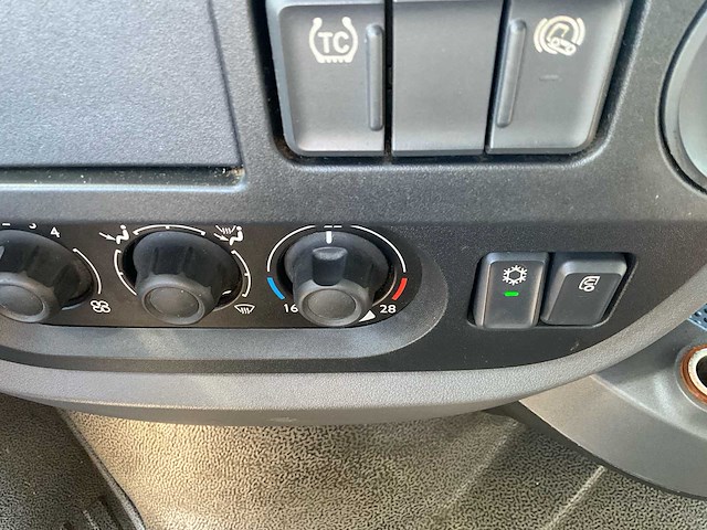 2016 daf xf trekker - hydro systeem - dubbele airco - afbeelding 30 van  44