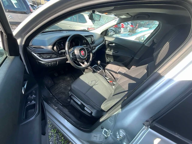 2016 fiat tipo personenauto - afbeelding 15 van  25