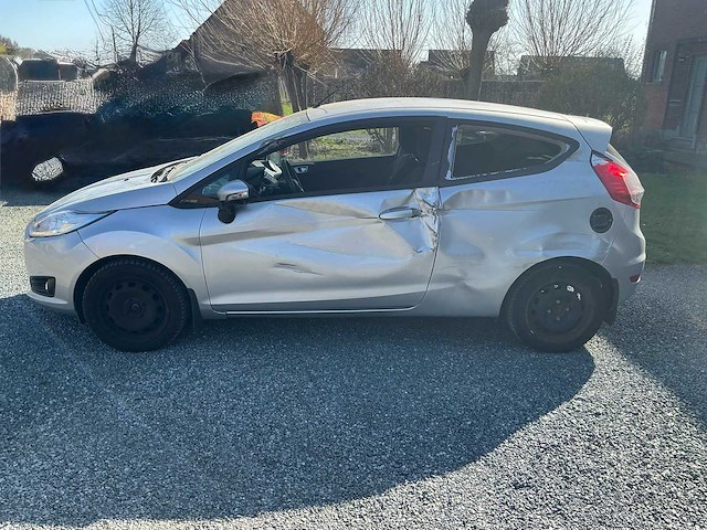 2016 ford fiesta hatchback personenauto - afbeelding 8 van  30