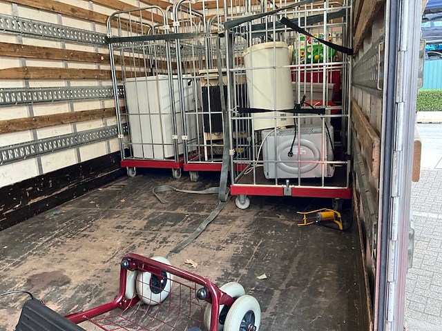 2016 fuso canter vrachtwagen met oplegger - afbeelding 18 van  43