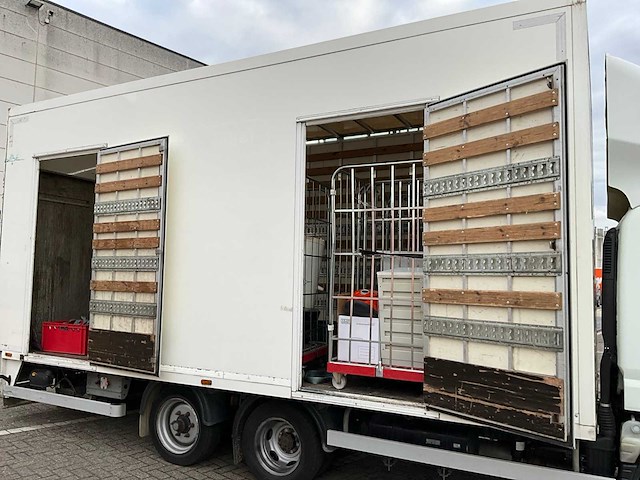 2016 fuso canter vrachtwagen met oplegger - afbeelding 21 van  43