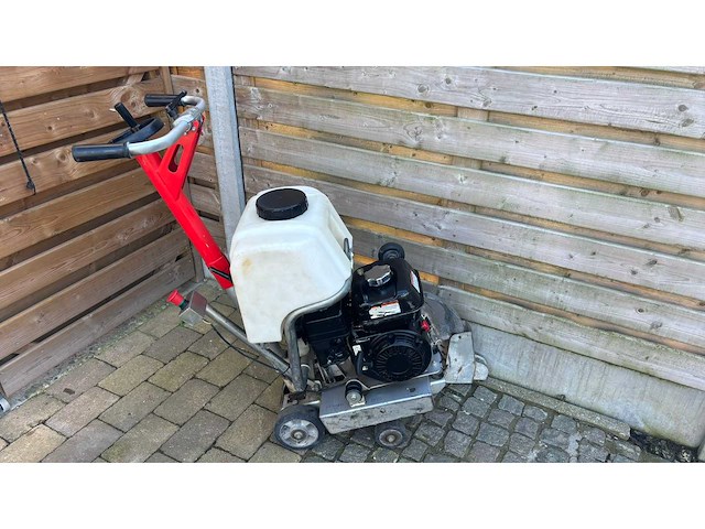 2016 husqvarna fs305 vloerzaagmachine - afbeelding 1 van  6