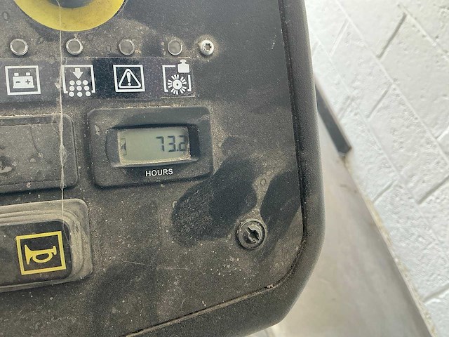 2016 kärcher professional km 90/60 r zelfrijdende veegmachine - afbeelding 2 van  7