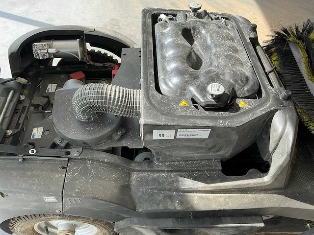 2016 kärcher professional km 90/60 r zelfrijdende veegmachine - afbeelding 5 van  7