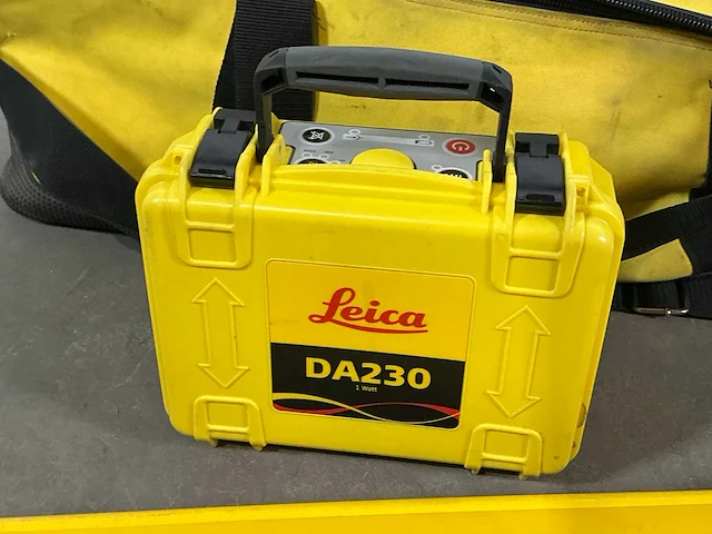 2016 leica digicat 550i xf kabelzoeker met diepte uitlezing incl. generator - afbeelding 1 van  4