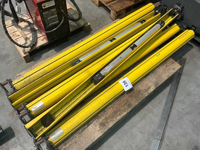 2016 leuze veiligheidslichtgordijn (6x) - afbeelding 1 van  3