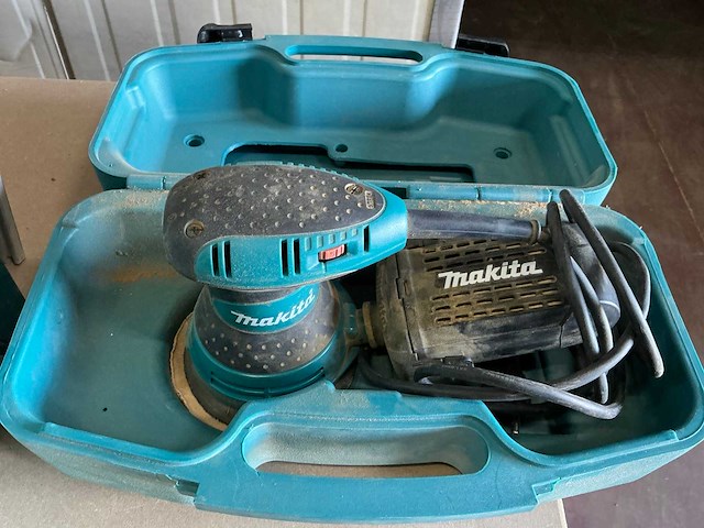 2016 makita bo5031 schuurmachine - afbeelding 1 van  2