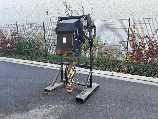 2016 manitou treuil 5t hydraulische lier - afbeelding 1 van  12