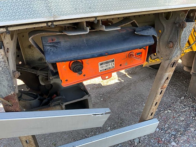 2016 mercedes antos bakwagen hydraulische laadklep - euro 6 - airco - automaat - afbeelding 13 van  50