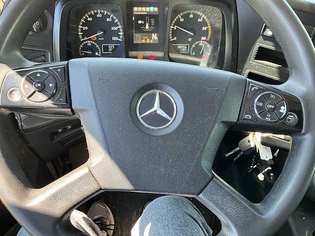2016 mercedes antos bakwagen hydraulische laadklep - euro 6 - airco - automaat - afbeelding 32 van  50