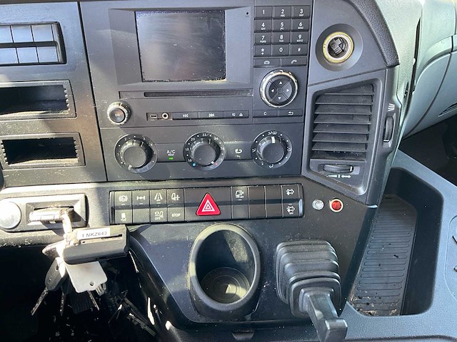 2016 mercedes antos bakwagen hydraulische laadklep - euro 6 - airco - automaat - afbeelding 28 van  47