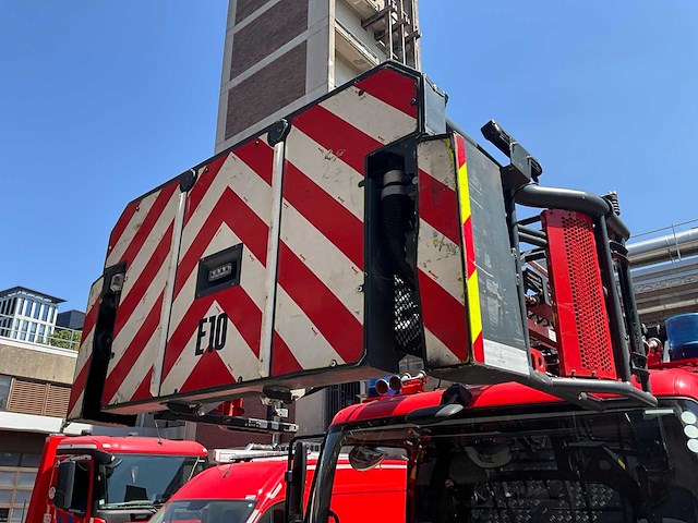 2016 mercedes-benz atego rosenbauer l32a-xs autoladder - afbeelding 39 van  46