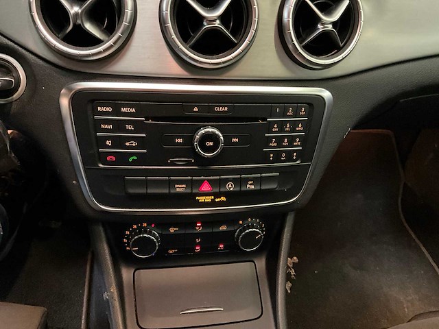 2016 mercedes-benz cla 180 personenauto - afbeelding 8 van  34