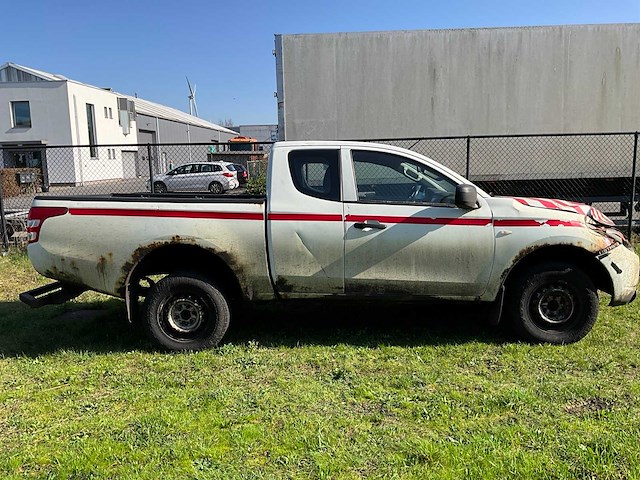 2016 mitsubishi l200 lichte vrachtwagen - afbeelding 26 van  38