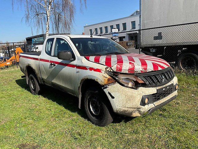 2016 mitsubishi l200 lichte vrachtwagen - afbeelding 28 van  38