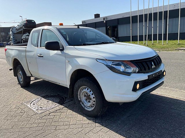2016 mitsubishi l200 lichte vrachtwagen - afbeelding 8 van  33