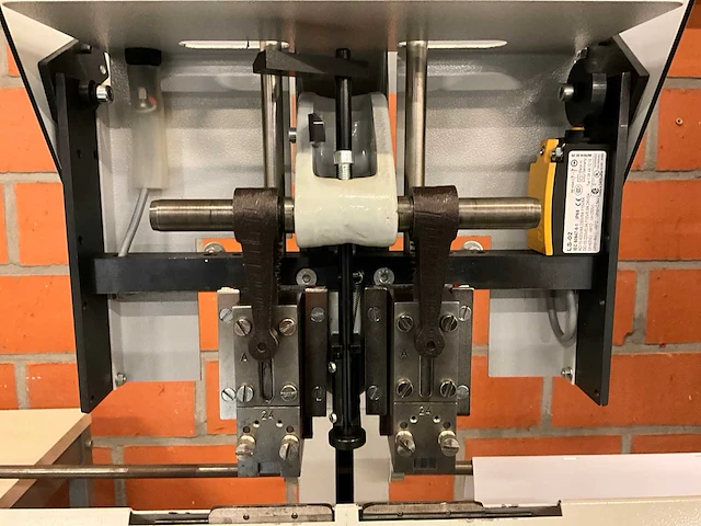 2016 nagel multinak s a tweekoppige nietmachine - afbeelding 5 van  9
