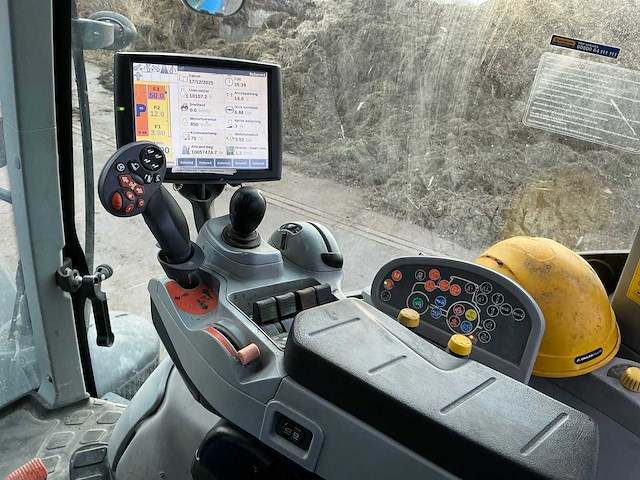 2016 new holland t7.235 vierwielaangedreven landbouwtractor - afbeelding 13 van  15