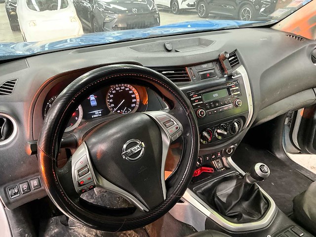 2016 nissan navara lichte vrachtwagen - afbeelding 9 van  32