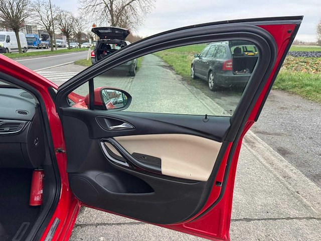 2016 opel astra sport tourer + - afbeelding 8 van  43