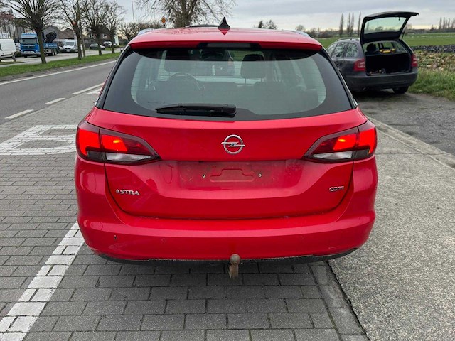 2016 opel astra sport tourer + - afbeelding 33 van  43