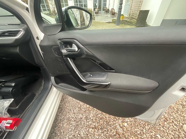 2016 peugeot 208 1.2 puretech auto - afbeelding 13 van  33