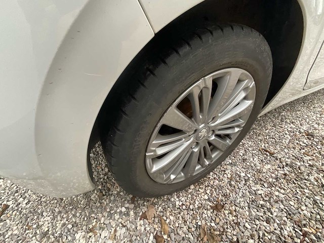 2016 peugeot 208 1.2 puretech auto - afbeelding 31 van  33