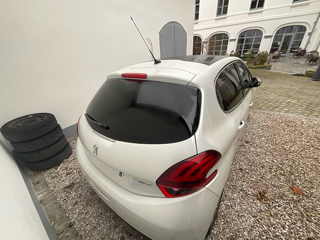 2016 peugeot 208 1.2 puretech auto - afbeelding 19 van  33
