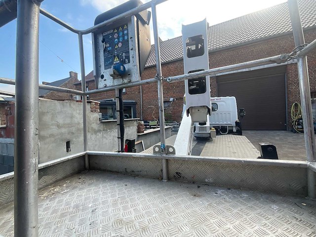 2016 renault maxity + isoli pnt205 gearticuleerde telescopische boomlift - afbeelding 5 van  36