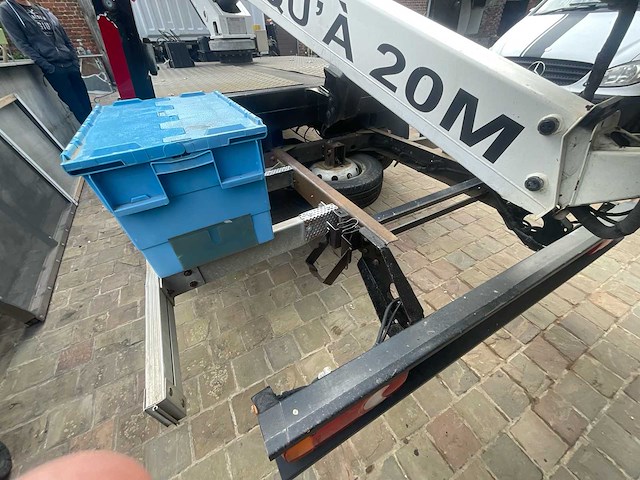 2016 renault maxity + isoli pnt205 gearticuleerde telescopische boomlift - afbeelding 31 van  36
