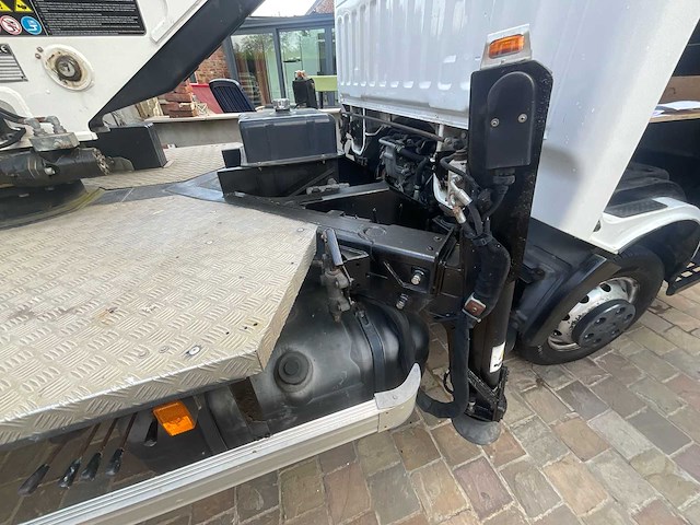 2016 renault maxity + isoli pnt205 gearticuleerde telescopische boomlift - afbeelding 4 van  34