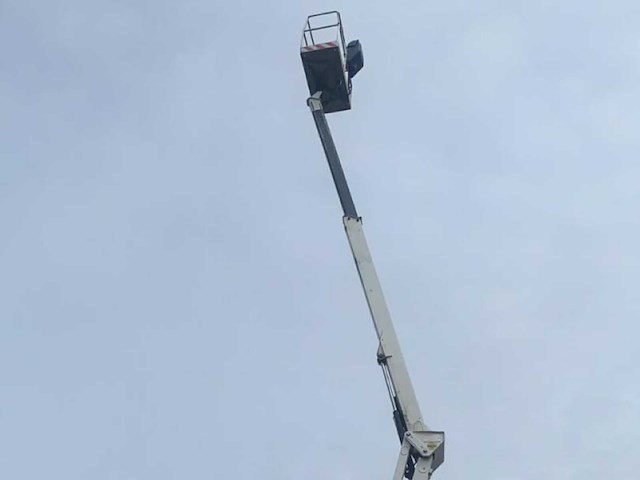 2016 renault maxity + isoli pnt205 gearticuleerde telescopische boomlift - afbeelding 19 van  34